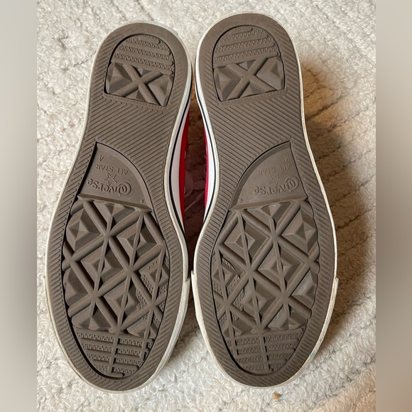 Like New Converse Chuck Taylor All Star M4/W6 - Picture 2 of 3